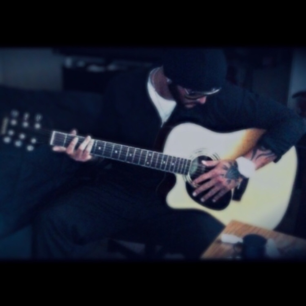 Find Me On.. - Picture 3 of 8